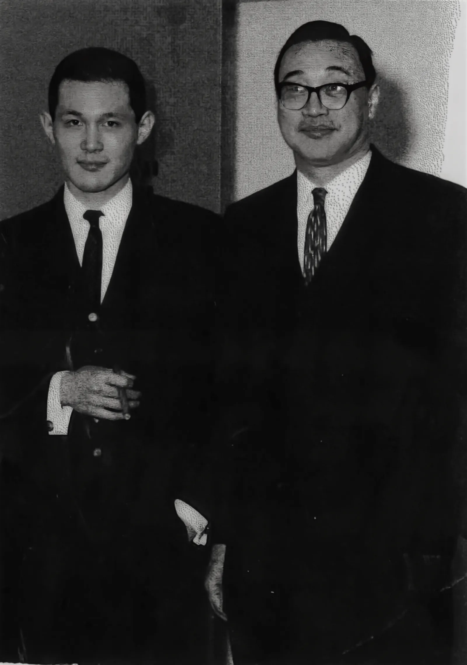 A photo of Dr. Cecil Chao and his father Mr. Chao Tsong-Yea.