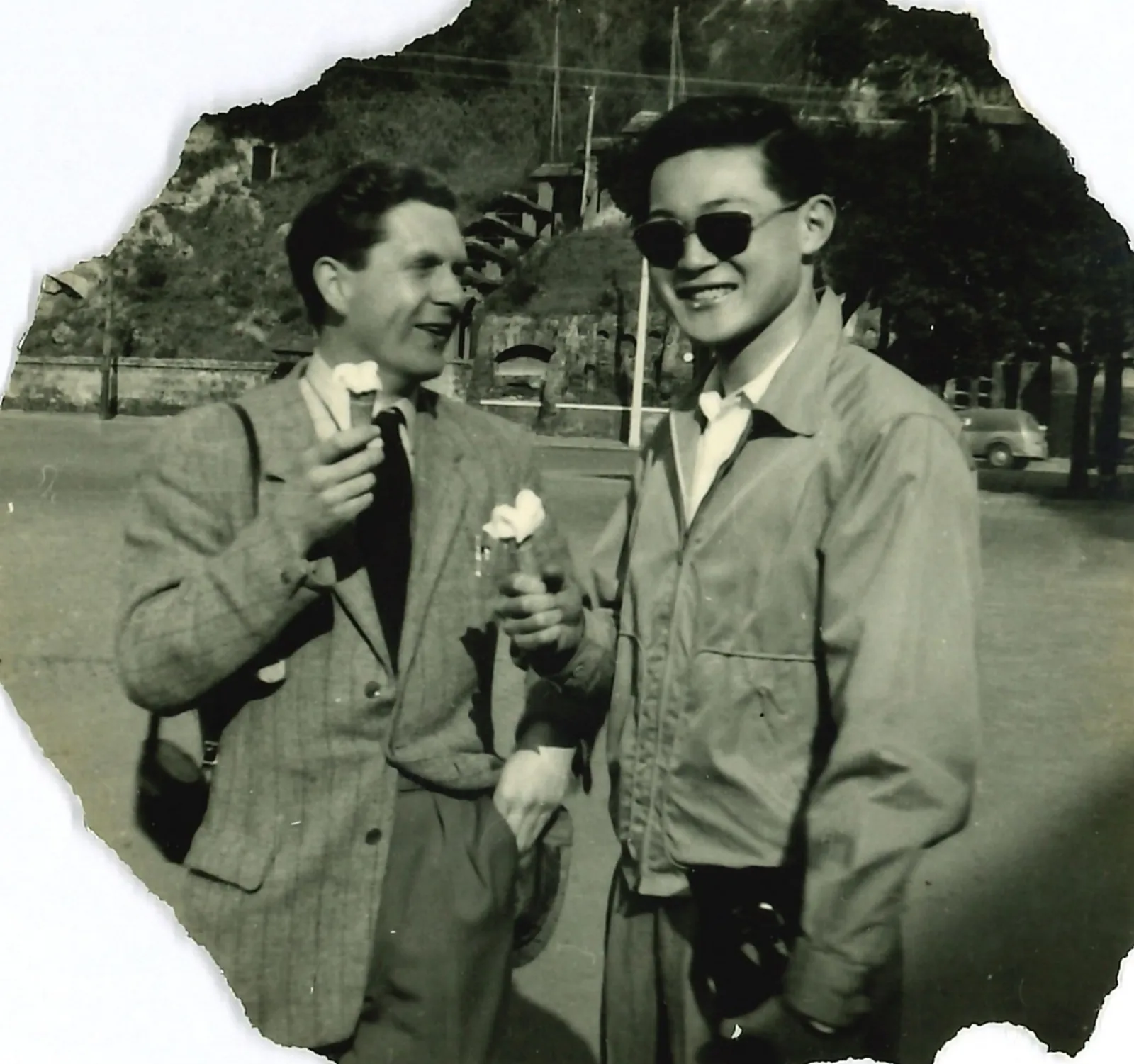 Photograph 100